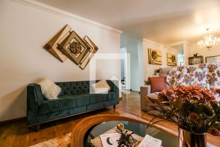 Sala de TV de casa de condomínio para alugar com 3 quartos, 279m² em Alphaville, Santana de Parnaíba
