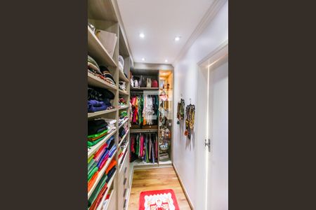 Casa de condomínio para alugar com 279m², 3 quartos e 6 vagasCloset da suíte 1