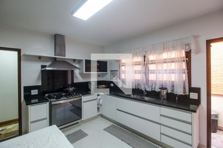 Casa de condomínio para alugar com 279m², 3 quartos e 6 vagasCozinha