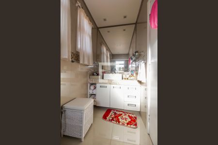 Casa de condomínio para alugar com 279m², 3 quartos e 6 vagasBanheiro da Suíte 1