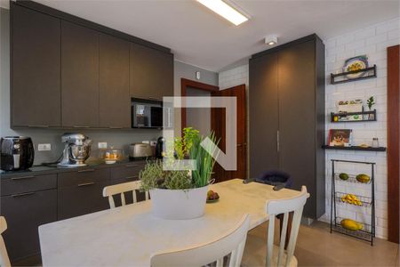 Casa à venda com 4 quartos, 337m² em Morumbi, São Paulo