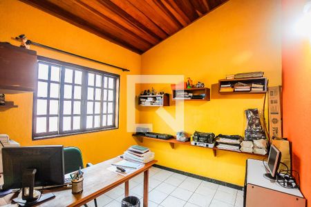 Casa à venda com 350m², 4 quartos e 3 vagas Casa à venda com 350m², 4 quartos e 3 vagasQuarto / Escritório