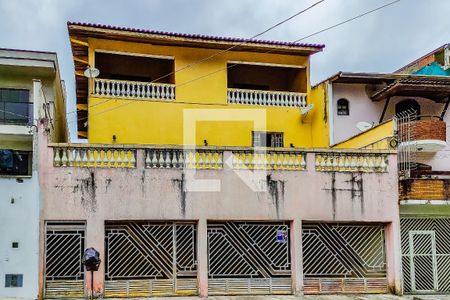 Casa à venda com 350m², 4 quartos e 3 vagas Casa à venda com 350m², 4 quartos e 3 vagasFachada
