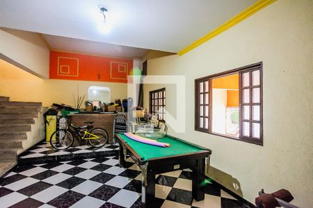 Casa à venda com 350m², 4 quartos e 3 vagas Casa à venda com 350m², 4 quartos e 3 vagasSalão de Jogos