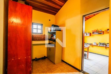 Casa à venda com 350m², 4 quartos e 3 vagas Casa à venda com 350m², 4 quartos e 3 vagasSaleta / Hall Dormitórios