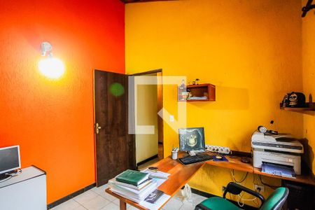 Casa à venda com 350m², 4 quartos e 3 vagas Casa à venda com 350m², 4 quartos e 3 vagasQuarto / Escritório