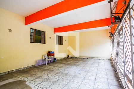 Casa à venda com 350m², 4 quartos e 3 vagas Casa à venda com 350m², 4 quartos e 3 vagasGaragem
