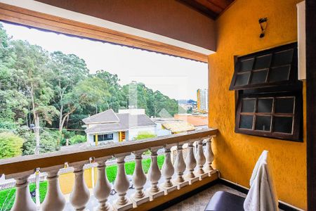 Casa à venda com 350m², 4 quartos e 3 vagas Casa à venda com 350m², 4 quartos e 3 vagasSuíte 1 - Varanda