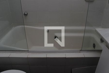 Apartamento à venda com 105m², 2 quartos e 1 vagaBanheiro da Suíte