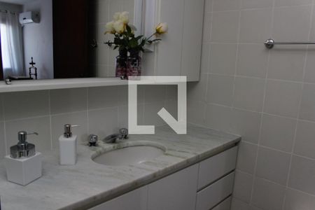 Apartamento à venda com 105m², 2 quartos e 1 vagaBanheiro da Suíte