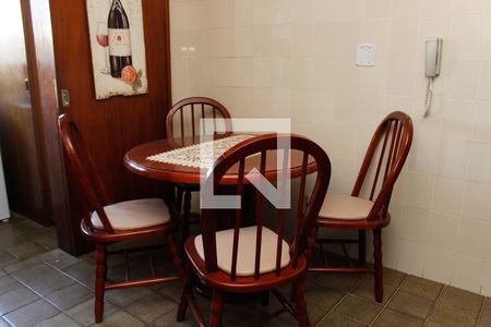Apartamento à venda com 105m², 2 quartos e 1 vagaCozinha