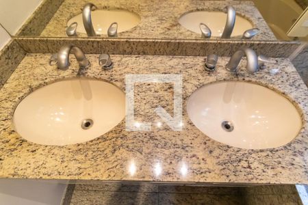 Apartamento à venda com 173m², 3 quartos e 3 vagasBanheiro da Suíte 2