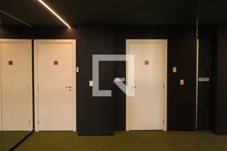Studio à venda com 28m², 1 quarto e sem vagaÁrea comum - Academia - Banheiros
