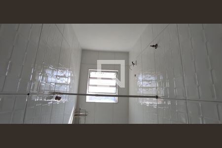 Banheiro de casa para alugar com 1 quarto, 30m² em Vila Cunha Bueno, São Paulo