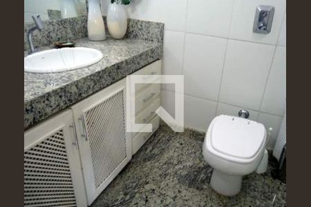 Banheiro de apartamento à venda com 4 quartos, 185m² em Santa Lúcia, Belo Horizonte