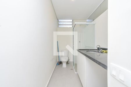 Banheiro de kitnet/studio para alugar com 1 quarto, 35m² em Bela Vista, São Paulo