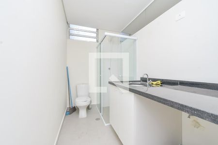 Banheiro de kitnet/studio para alugar com 1 quarto, 35m² em Bela Vista, São Paulo
