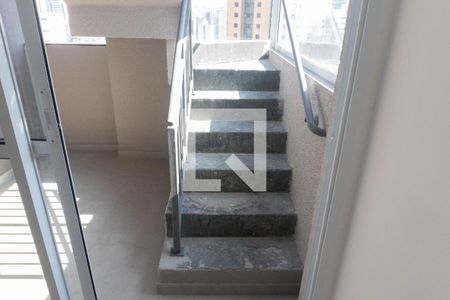 Apartamento para alugar com 184m², 2 quartos e 1 vagaEscada