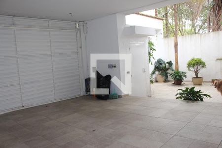 Garagem de casa à venda com 4 quartos, 250m² em Brooklin Paulista, São Paulo