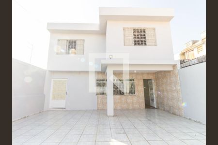 Casa para alugar com 150m², 2 quartos e 8 vagas Casa para alugar com 150m², 2 quartos e 8 vagasGaragem