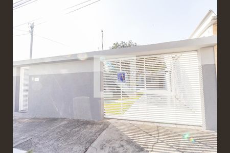 Casa para alugar com 150m², 2 quartos e 8 vagas Casa para alugar com 150m², 2 quartos e 8 vagasFachada