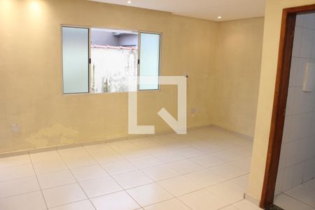 Sala de casa para alugar com 2 quartos, 88m² em Parque Sao Vicente, São Vicente