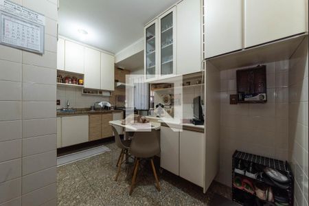 Apartamento à venda com 130m², 4 quartos e 2 vagasCozinha