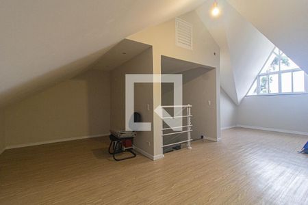 Casa para alugar com 220m², 3 quartos e 4 vagas Casa para alugar com 220m², 3 quartos e 4 vagasSuíte 3