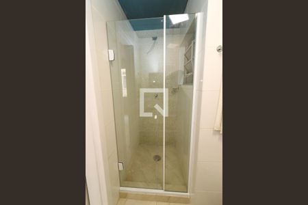 Banheiro de kitnet/studio para alugar com 1 quarto, 23m² em Praia de Belas, Porto Alegre