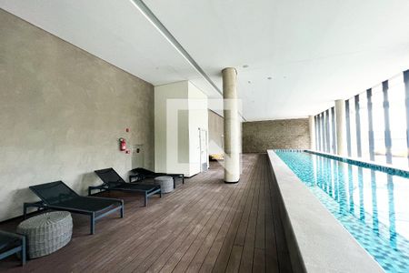 Studio para alugar com 34m², 1 quarto e sem vaga Studio para alugar com 34m², 1 quarto e sem vagaÁrea comum - Piscina