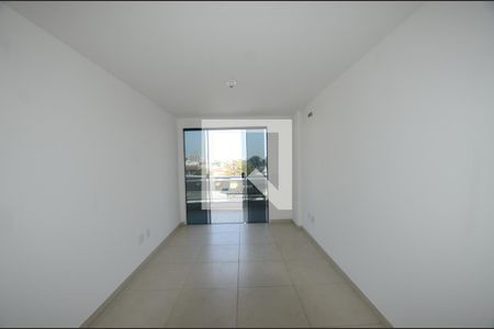 Sala de apartamento para alugar com 2 quartos, 70m² em Bento Ribeiro, Rio de Janeiro