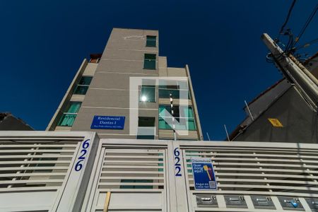 Apartamento para alugar com 48m², 2 quartos e 1 vaga Apartamento para alugar com 48m², 2 quartos e 1 vagaFachada