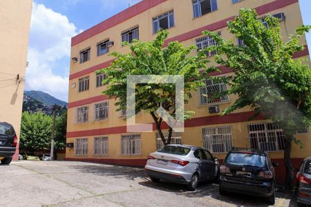 Apartamento à venda com 65m², 3 quartos e 1 vaga Apartamento à venda com 65m², 3 quartos e 1 vagaFachada do bloco