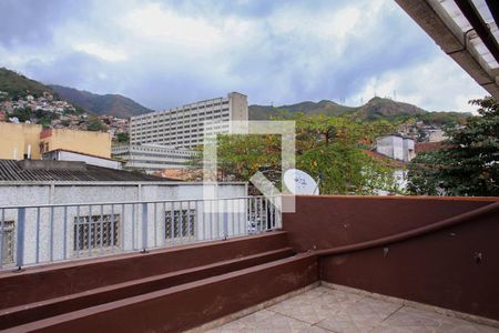 Casa de condomínio à venda com 119m², 2 quartos e 1 vaga Casa de condomínio à venda com 119m², 2 quartos e 1 vagaTerraço