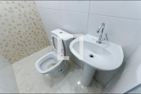 Banheiro de casa para alugar com 1 quarto, 30m² em Chácara Inglesa, São Paulo