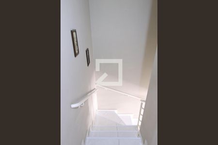 Casa de condomínio à venda com 92m², 2 quartos e 1 vagaEscada