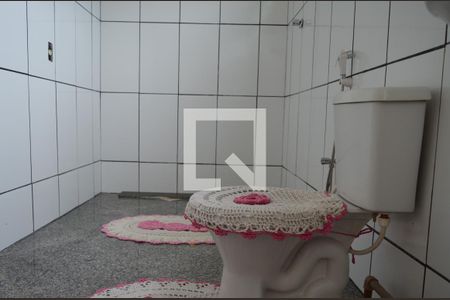 Casa à venda com 420m², 3 quartos e 4 vagasBanheiro da Suíte 2