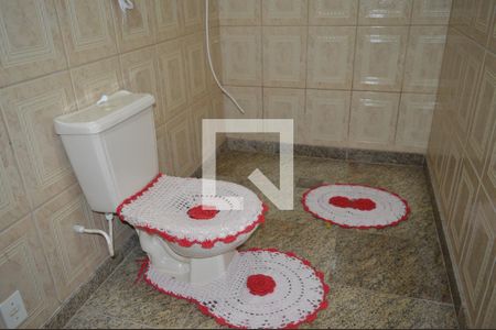 Casa à venda com 420m², 3 quartos e 4 vagasBanheiro da Suíte 1