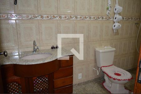 Casa à venda com 420m², 3 quartos e 4 vagasBanheiro da Suíte 1