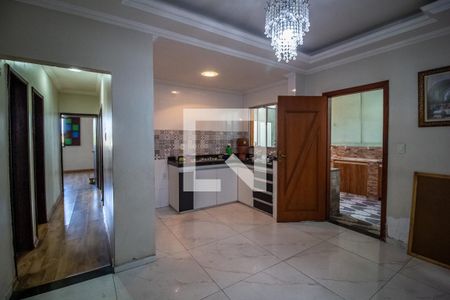 Cozinha de casa para alugar com 4 quartos, 226m² em Minascaixa, Belo Horizonte