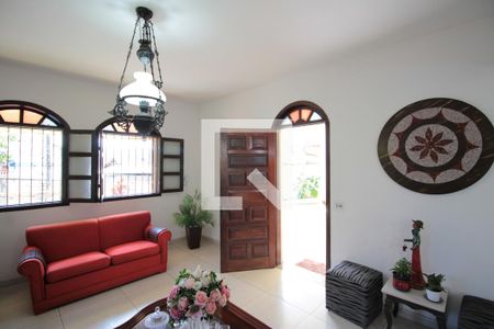 Sala de casa à venda com 4 quartos, 360m² em Copacabana, Belo Horizonte