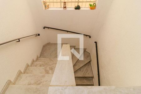 Casa à venda com 120m², 3 quartos e 4 vagasEscada
