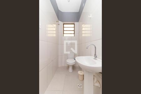 Casa à venda com 120m², 3 quartos e 4 vagasEdícula 2 - Banheiro