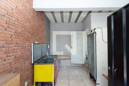 Casa à venda com 360m², 3 quartos e 3 vagas Casa à venda com 360m², 3 quartos e 3 vagasÁrea- Salão