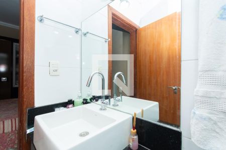 Casa à venda com 360m², 3 quartos e 3 vagas Casa à venda com 360m², 3 quartos e 3 vagasBanheiro da Suíte 1