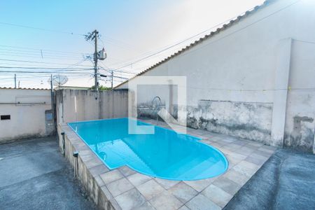 Casa à venda com 360m², 3 quartos e 3 vagas Casa à venda com 360m², 3 quartos e 3 vagasPiscina