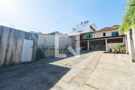Casa à venda com 360m², 3 quartos e 3 vagas Casa à venda com 360m², 3 quartos e 3 vagasGaragem e Quintal