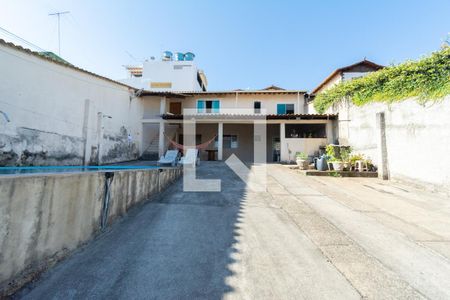 Casa à venda com 360m², 3 quartos e 3 vagas Casa à venda com 360m², 3 quartos e 3 vagasGaragem e Quintal