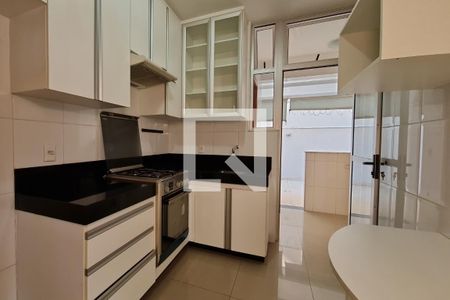 Apartamento à venda com 181m², 3 quartos e 2 vagasCozinha 