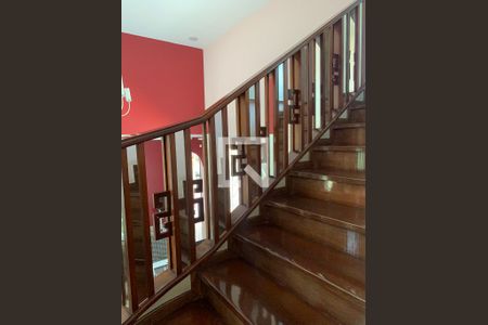 Casa para alugar com 492m², 3 quartos e 5 vagasEscada